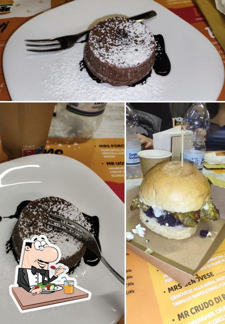 Torta al cioccolato e hamburger al DEL MONTE Food & Drink