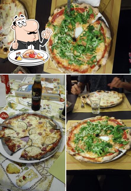 Commandez des pizzas à Pizzeria Pub Capogiro