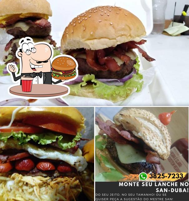 Komilão Pizzas e lanches Bom Retiro serve uma gama de opções para os amantes dos hambúrgueres