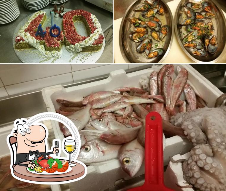 Ordina la cucina di mare a Pizzeria ristorantino L'antica Napoli