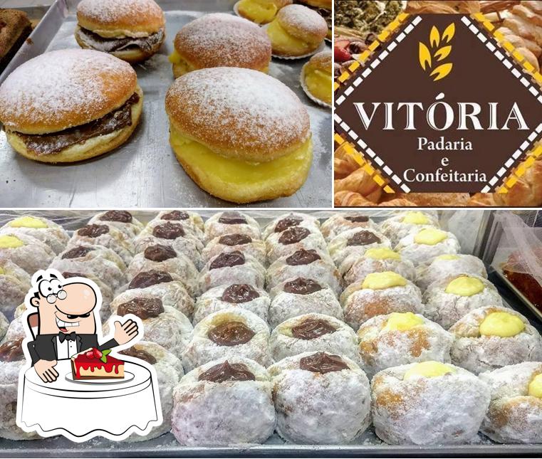 Padaria e Confeitaria Vitória serve uma escolha de pratos doces