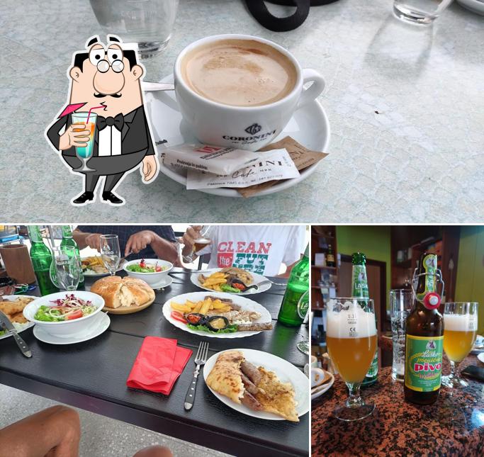 Questa è la foto che mostra la bevanda e cibo di Bača Bar