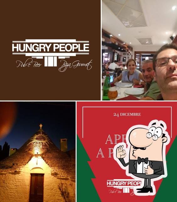 Ecco una foto di Hungry people