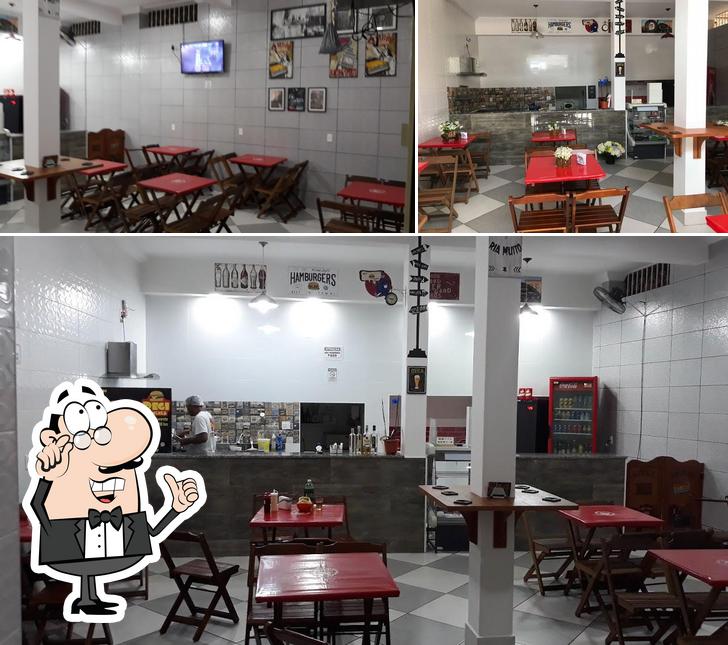 O interior do Regi Lanches