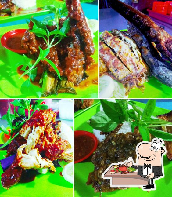 Order seafood at DUA KOKI BEBEK TALIWANG