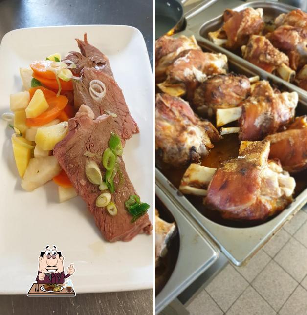 Mooswaldbierstube sert des plats à base de viande