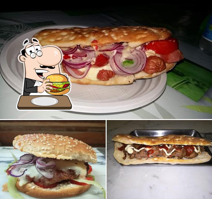 Ordina un hamburger a Da Peppe