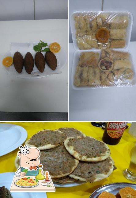 Comida em Astur Esfihas