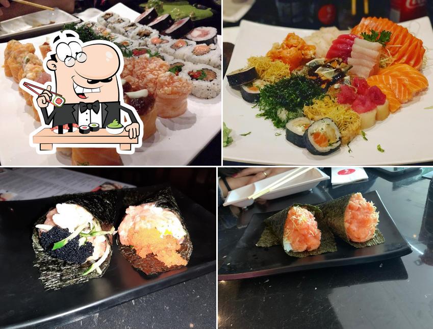 Rolos de sushi são oferecidos por Restaurante Japonês - Aoyama