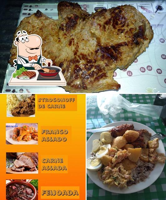 Escolha pratos de carne no Restaurante Pérola - Três Poços
