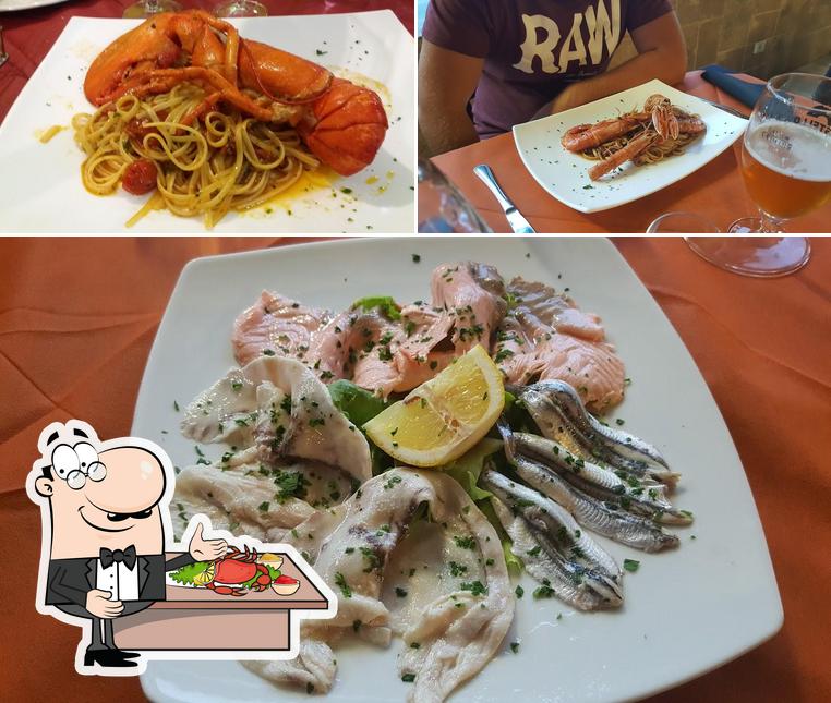 Ordina tra i vari piatti di mare proposti a Ristorante Pizzeria Novecento