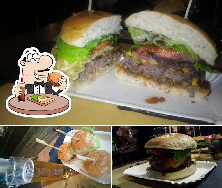 Bestellt einen Burger bei Hamburgeseria Burger Bar