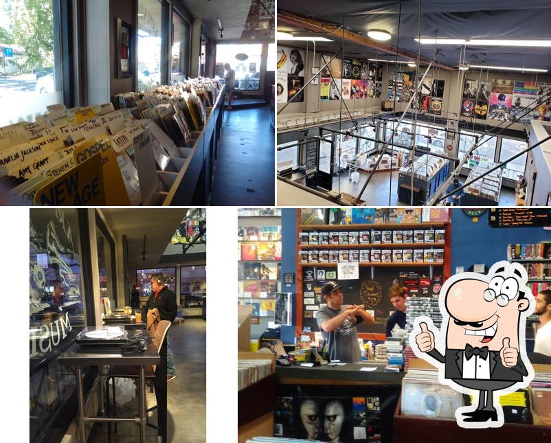Armadillo Music in Davis Restaurant reviews