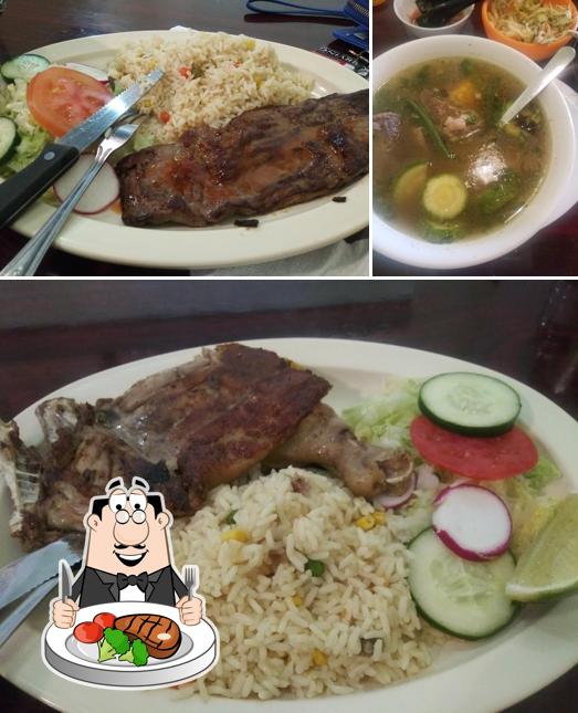 La Paleta Restaurant Y Pupuseria in Irving Restaurant menu and reviews