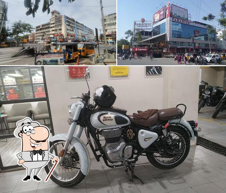 Check out how Paradise Biryani Secunderabad looks outside