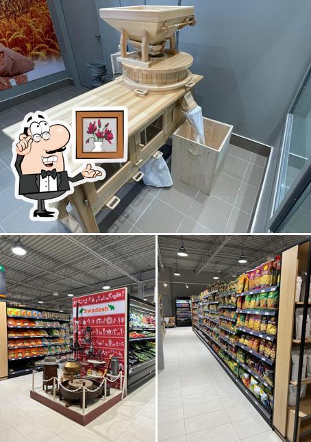 Découvrez l'intérieur de Swadesh Supermarket-Burlington