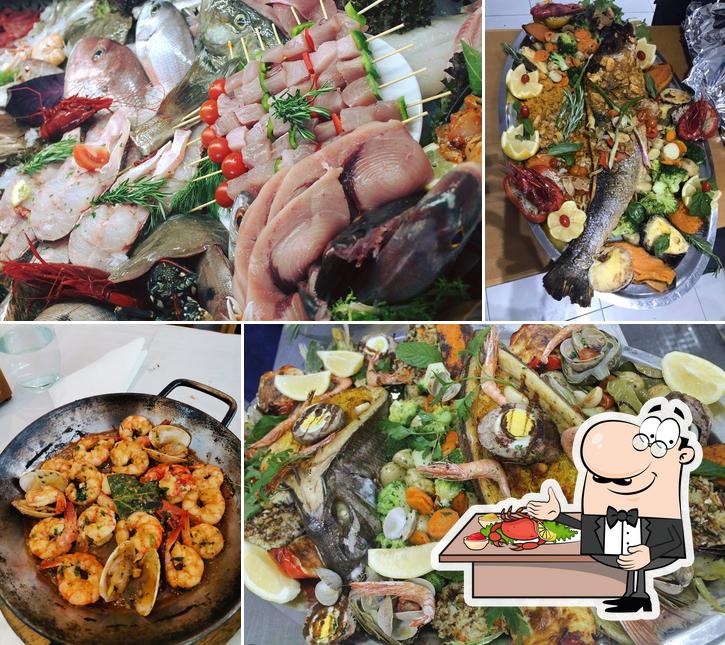Попробуйте блюда с морепродуктами в "مطعم أوميكا 3"