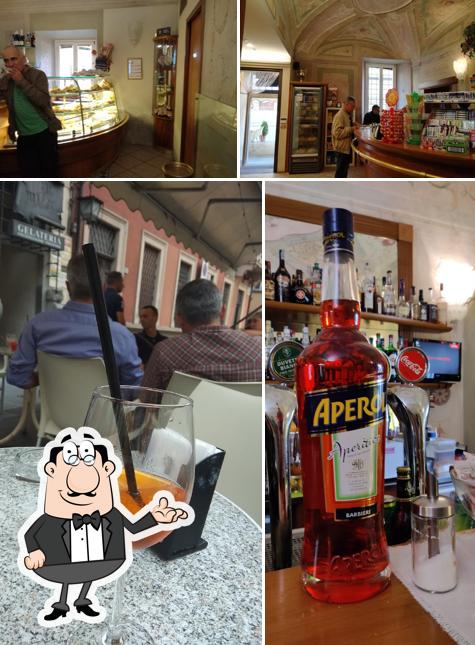 Gelateria Pasticceria Bar Bianco si caratterizza per la interni e cibo
