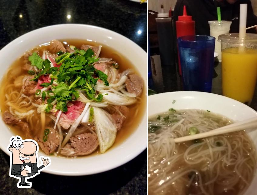 Pho Lan Restaurant in Chestermere Restaurant menu and reviews