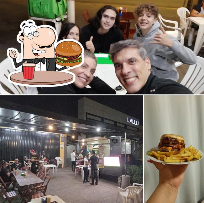 Experimente um hambúrguer no Crocodilo Burger