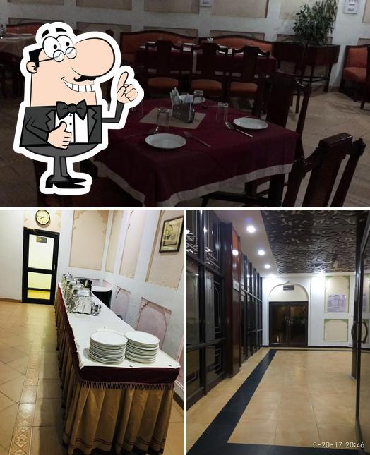 Look at the image of Restaurant & Bar