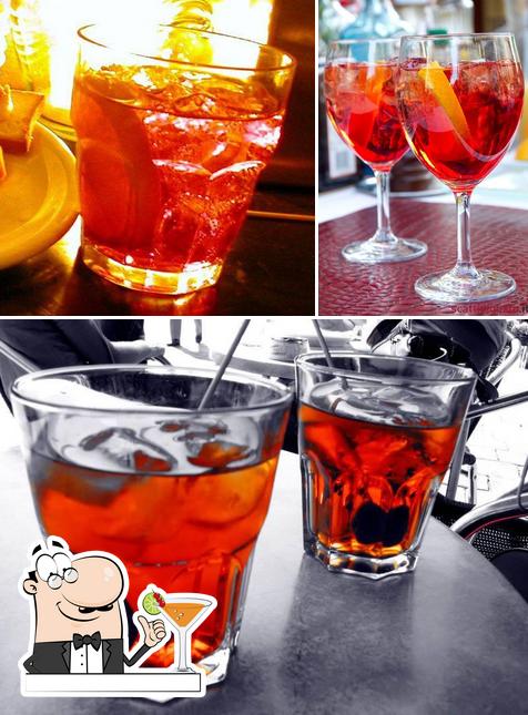 Prenditi un drink dal menu