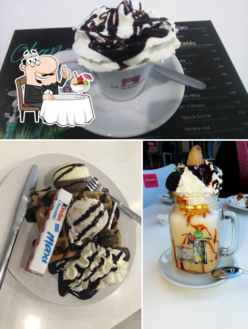 Ohana CafeyCopas serves a selection of desserts