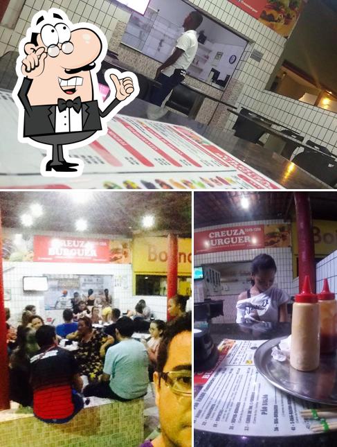 O interior do Creuza Burguer