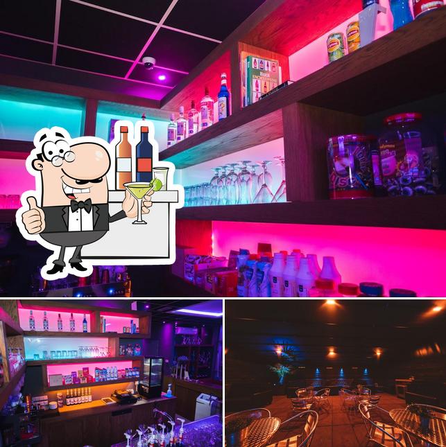 Las fotos de barra de bar y interior en Skyfall - Veenendaal