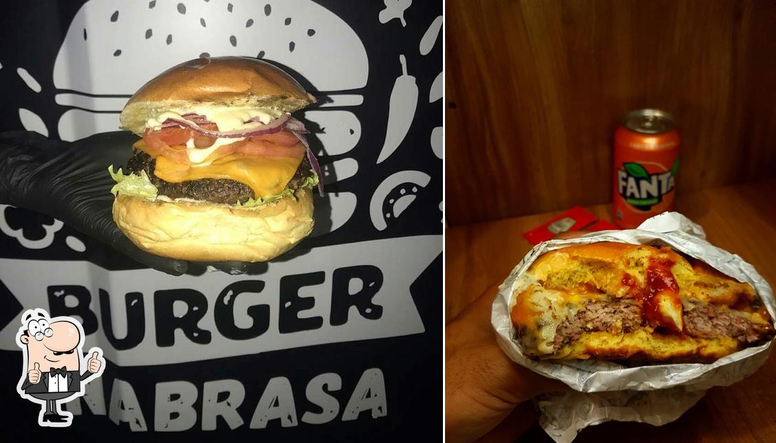 Look at the photo of Na Brasa Burger