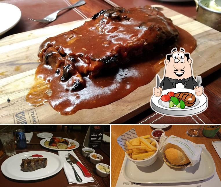 Refeições de carne são oferecidos no Tapa de Cuadril