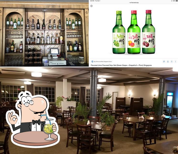 Estas son las fotografías que muestran bebida y interior en GAGA & HOO Korean Restaurant