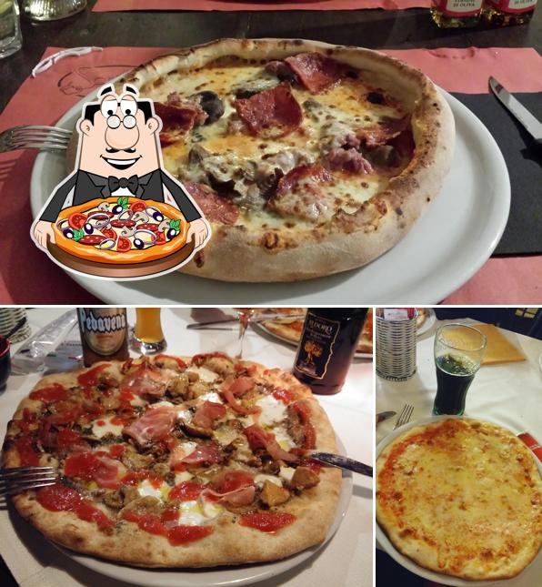 Prenez des pizzas à Pizzeria Fuori Orario