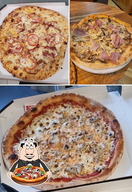 Pick pizza at NJ PIZZA MANDELIEU