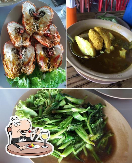 Tong Sam Restaurant, Nam Noi Restaurant reviews