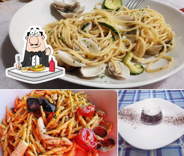 Assaggia un piatto di patatine a Il Pomodoro Beach