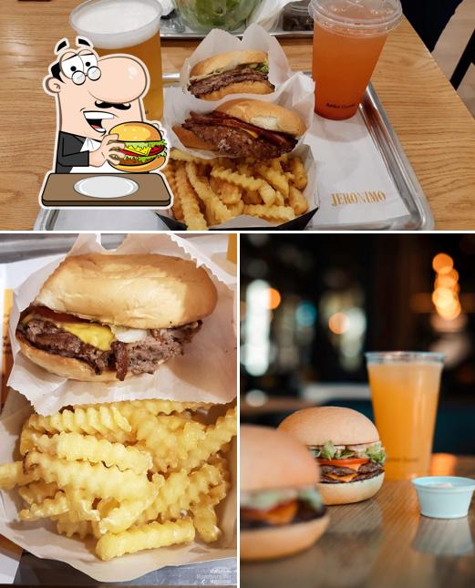 Peça um hambúrguer no Madero & Jeronimo Burger Bauru