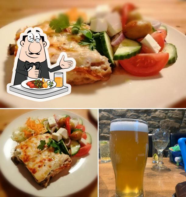 This is the picture depicting food and beer at The Courtyard Cafe Bar @ The Arts Centre