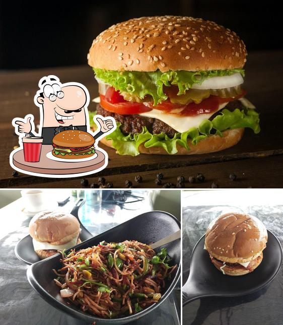 Order a burger at Cafe Ravli