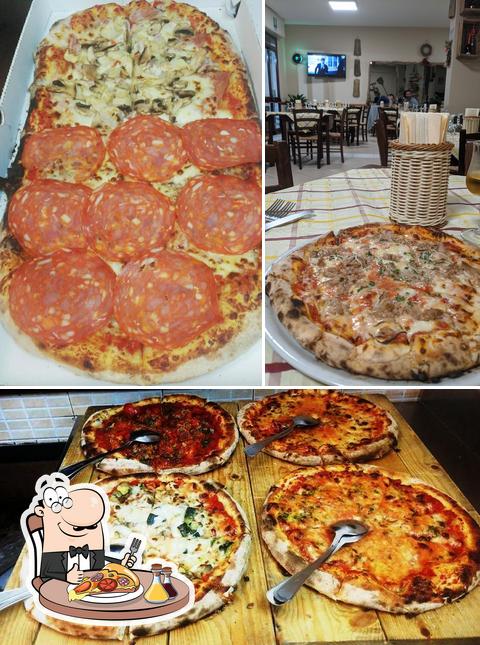 Order pizza at La trave Ristorante-Pizzeria