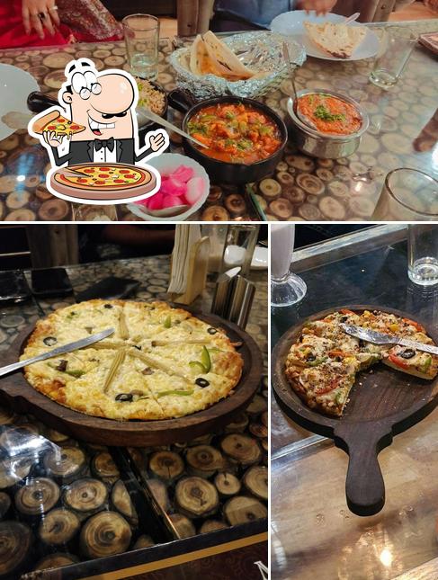 Order pizza at Black Mud Restaurant And Cafe