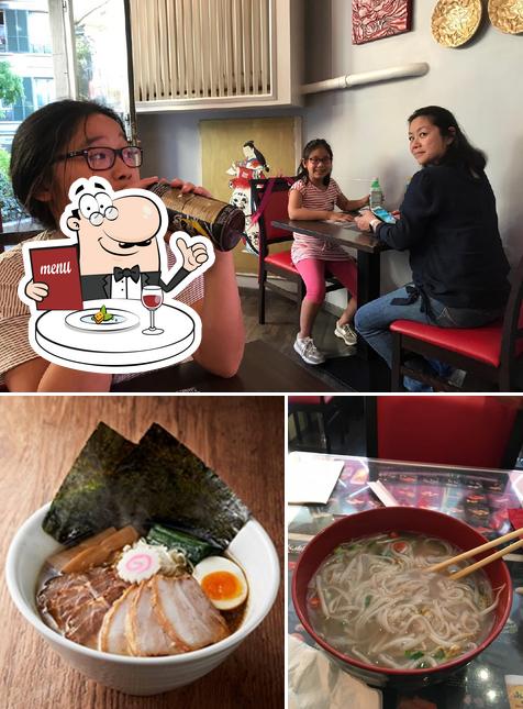 La immagine della cibo e interni di Kawaya Ramen