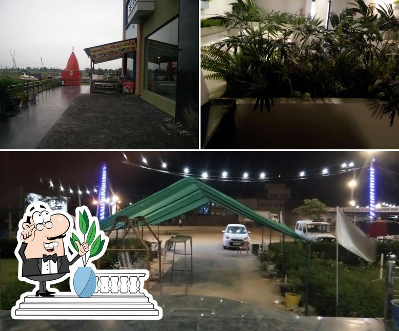 Check out how Lakshyadeep Dhaba looks outside
