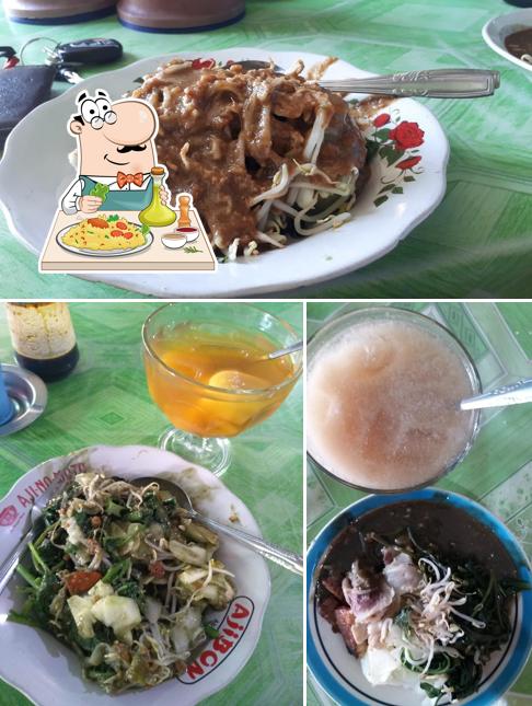 Food at Warung Rujak Cingur Bu Sri Kayat