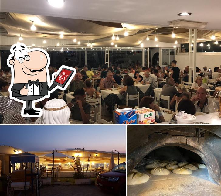 Curiosa tra la parte esterna di Bella Napoli