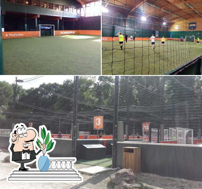 L'extérieur de UrbanSoccer Meudon