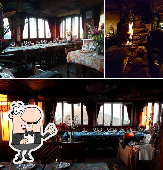 L'intérieur de Restaurant du Chalet de la Croix