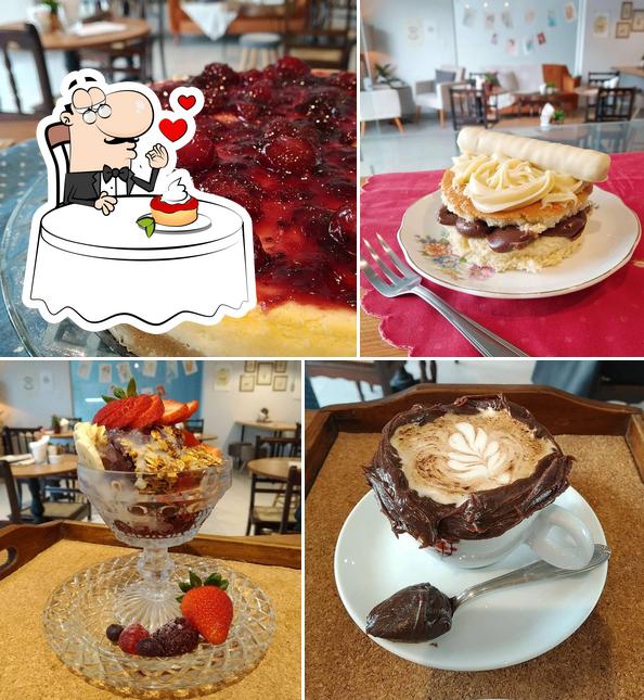 Rosa Negra Café serves a variety of desserts