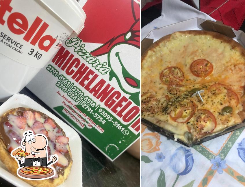 Peça diversos estilos de pizza