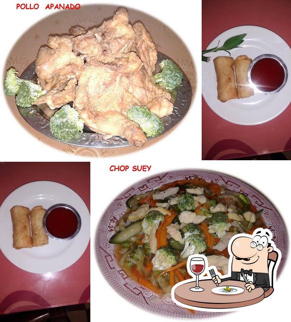Еда в "Restaurante chino chow fon"